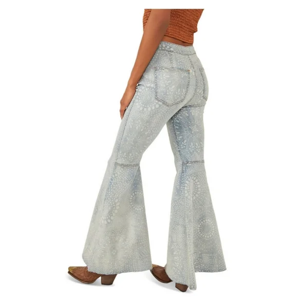 💖Free People / We The Free Pull On Printed Flared Jeans - Picture 1 of 13